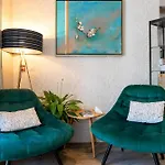 Logis L'amandier Hotel 3*