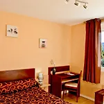 Logis L'amandier 3* Morlaas