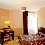 Logis L'amandier Hotel