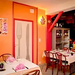 Logis L'amandier 3*