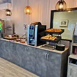Logis L'amandier Hotel 3*