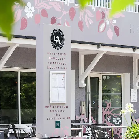 Ξενοδοχείο Logis L'amandier 3*