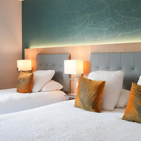 Ξενοδοχείο Logis L'amandier Morlaas