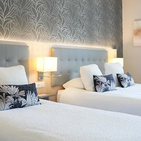 Logis L'amandier Hotel