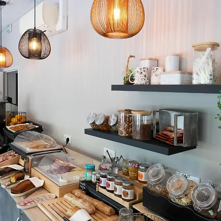 Logis L'amandier Ξενοδοχείο 3*