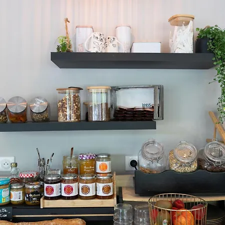 Ξενοδοχείο Logis L'amandier 3*