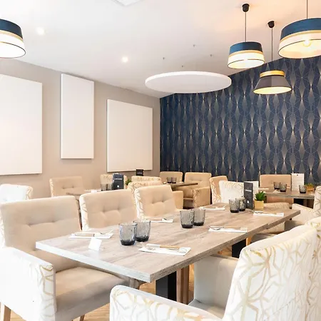 Logis L'amandier 3* Morlaas