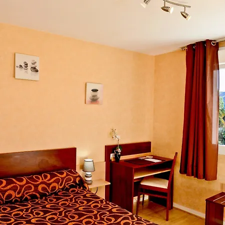 Logis L'amandier 3* Morlaas