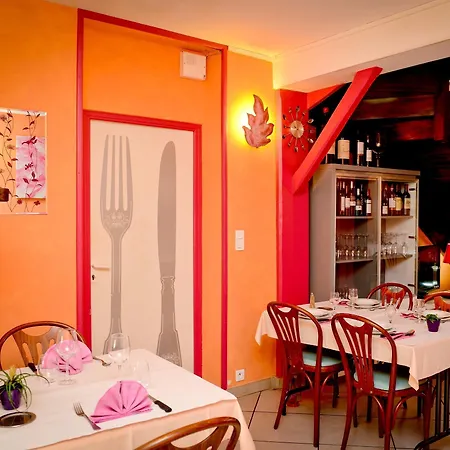 Logis L'amandier 3*