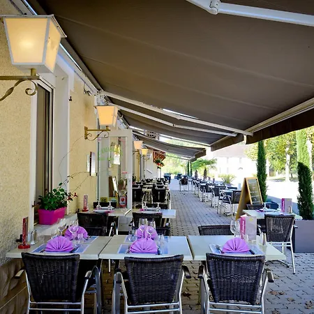 Ξενοδοχείο Logis L'amandier 3*