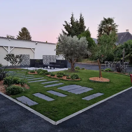 Ξενοδοχείο Logis L'amandier Morlaas