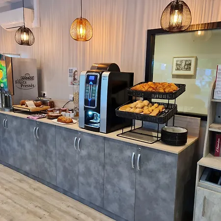 Logis L'amandier Ξενοδοχείο 3*