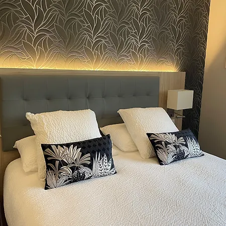 Hotel Logis L'amandier 3*
