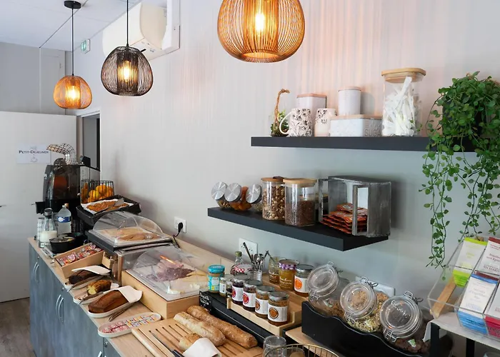 Logis L'amandier Ξενοδοχείο 3*