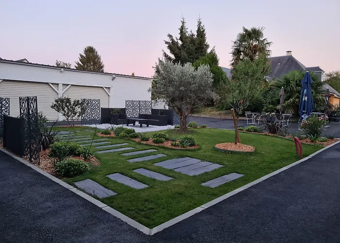 Ξενοδοχείο Logis L'amandier Morlaas