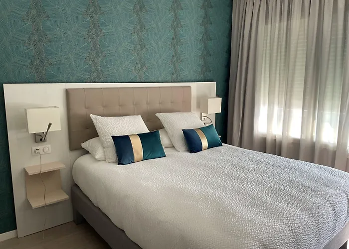 Logis L'amandier Ξενοδοχείο 3*