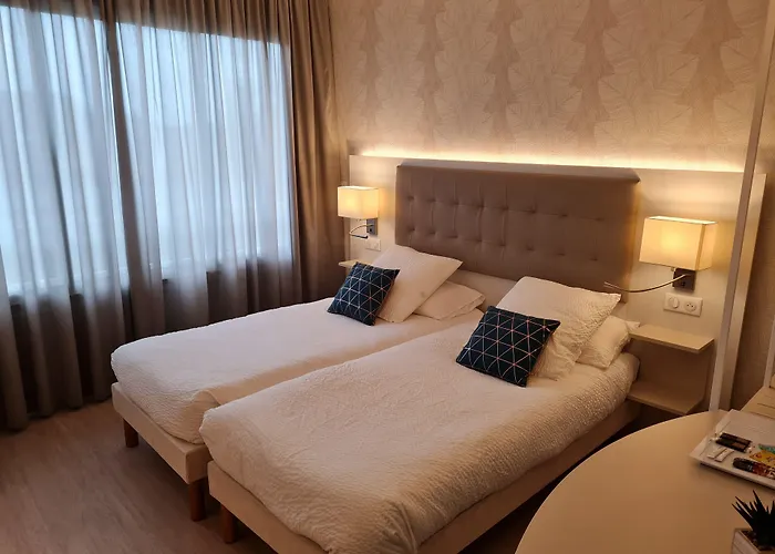 Ξενοδοχείο Logis L'amandier 3*