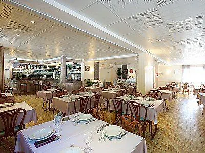 Logis L'amandier Ξενοδοχείο Morlaas